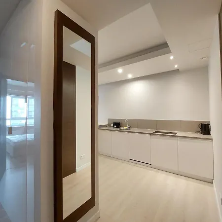Platinum Towers 1 Bedroom * Varşova